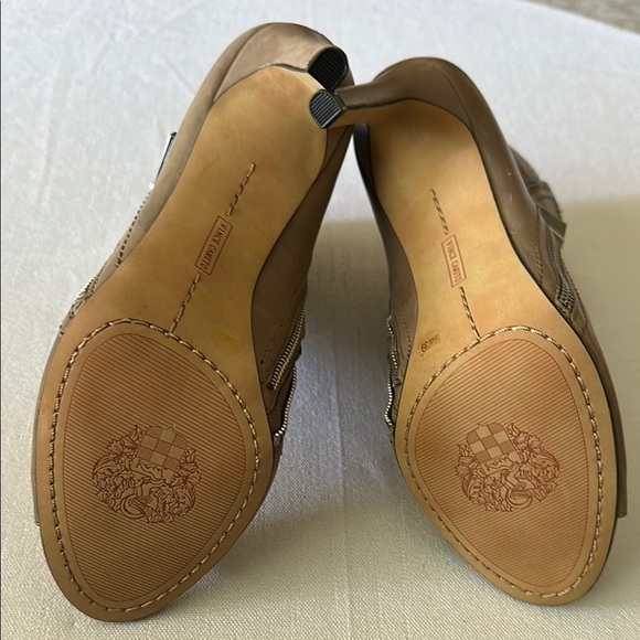 EUC Vince Camuto Tan Peep-Toe Ankle Booties - Picture 7 of 7